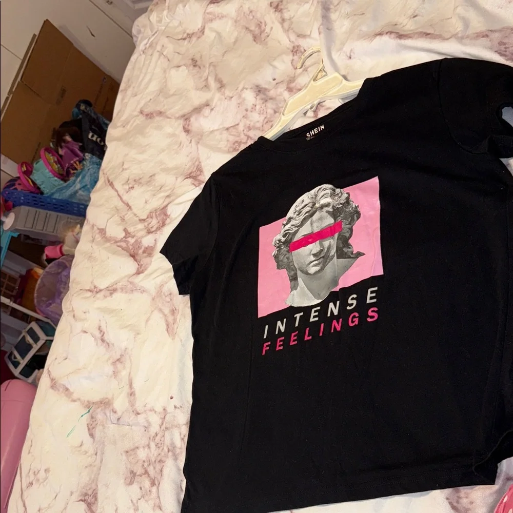 Sculpture And Letter Graphic Black Tee Shirt - Picture 5 of 5